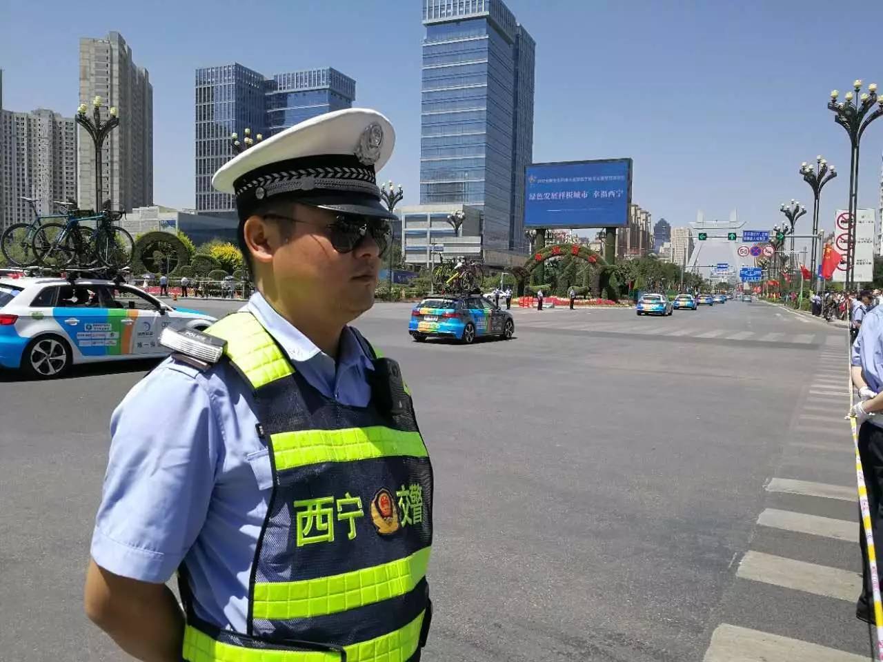 闽超反向观察点安保员:球迷看的是球赛华体会体育看的是球迷(图1)